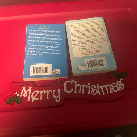 Christmas themed paperback novels lot of 2 - Picture 4 of 4